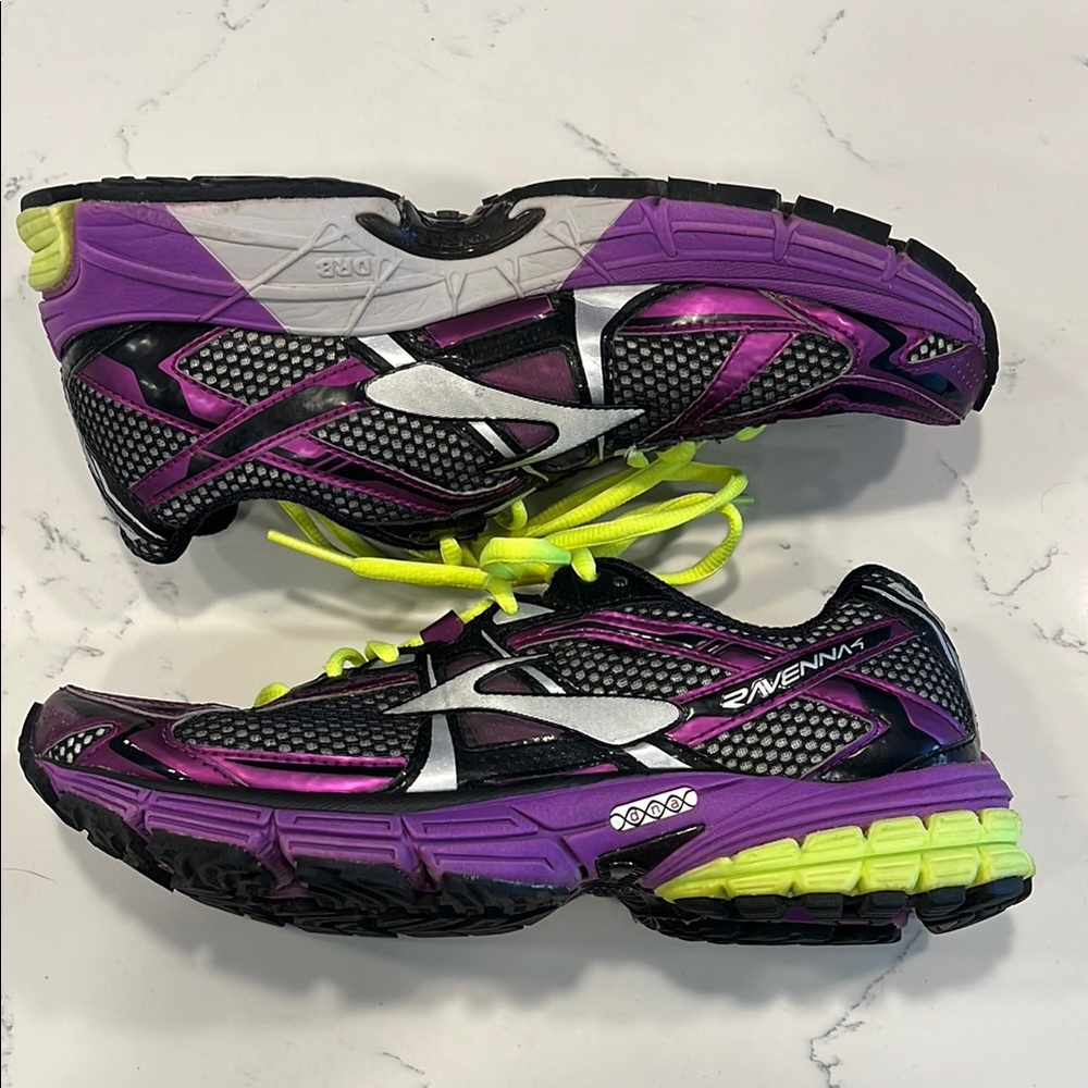 Women's BROOKS Ravenna Running Shoes - Size 8